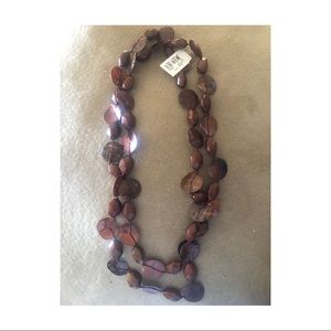 NWT Beautiful brown necklace